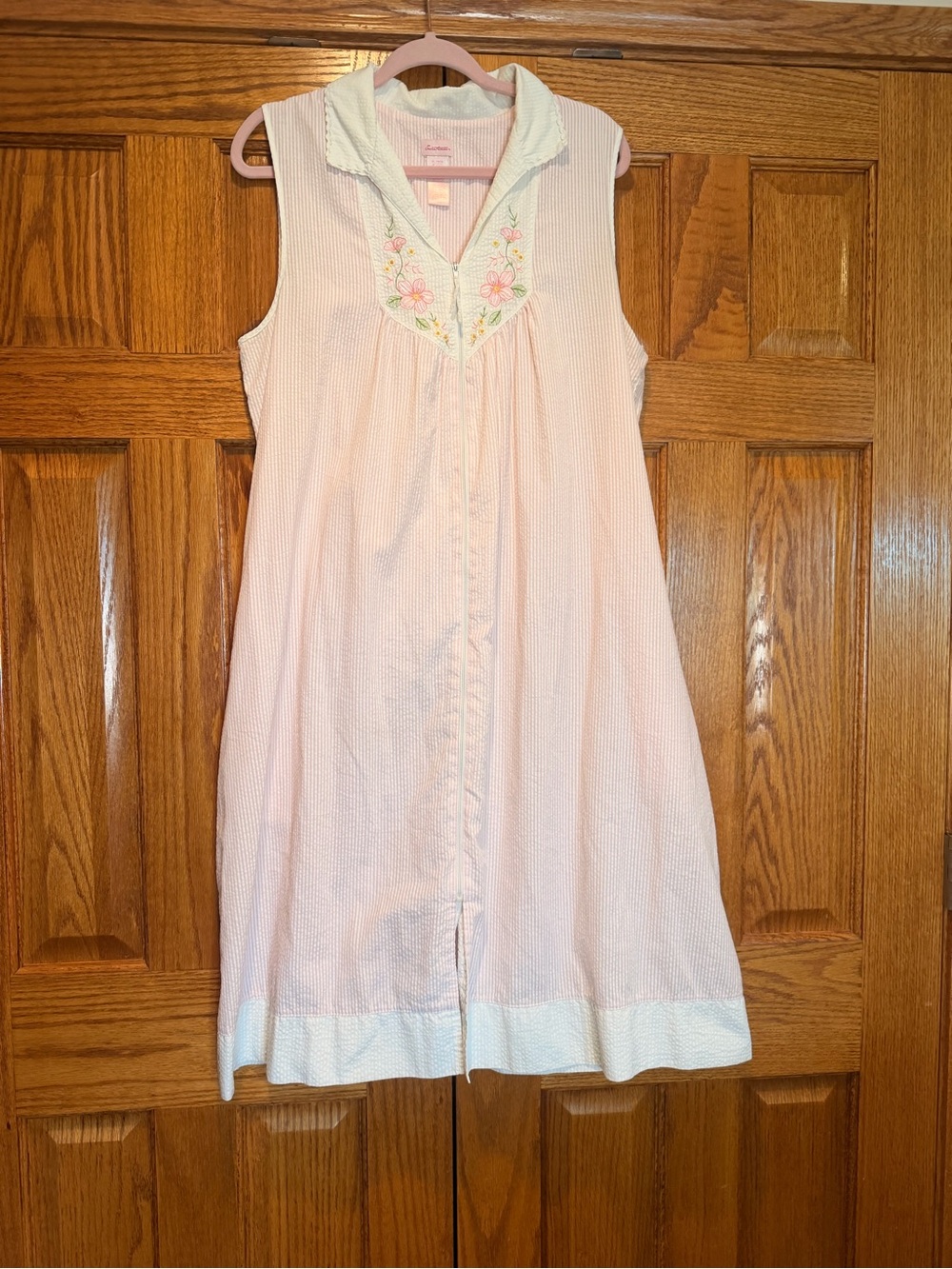 Secret Treasures soft  Pink stripe Sleeveless Embroidered Collar Dress